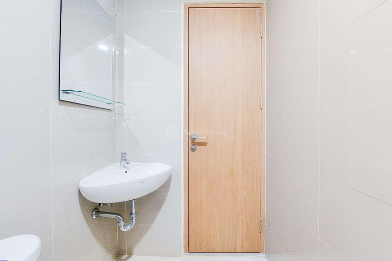 Bathroom 3, Homey & Modern Studio Apt B Residence By Travelio, Tangerang Selatan