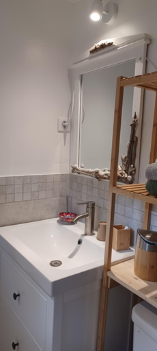 Bathroom 5, Villa Benvengudo, Gard