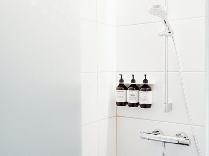 Bathroom 3, Hotel Føroyar, Tórshavn
