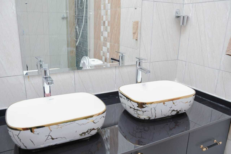 Bathroom 7