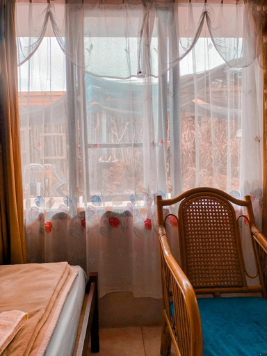 Others 3, Brussels Homestay Kost, Toba