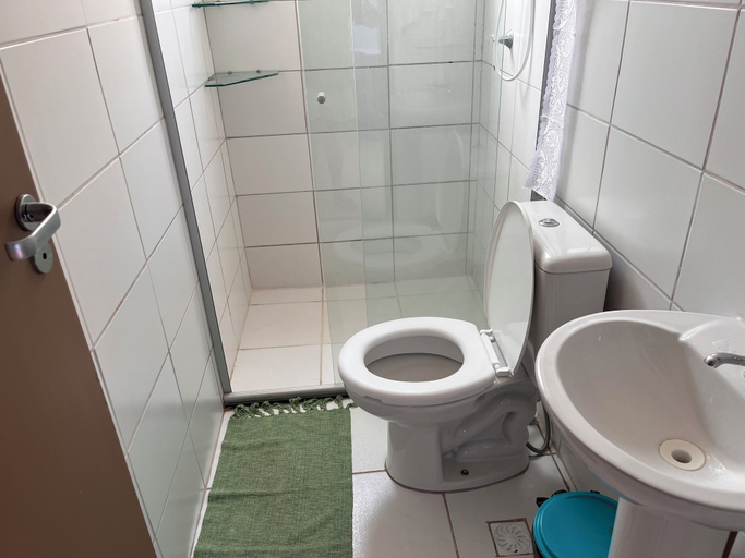 Bathroom 4, Quarto Privativo com Suite e Ar, Brasília