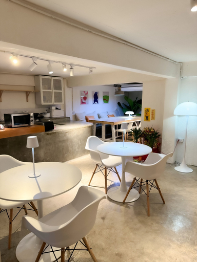 Food & Drinks, Letter Better Home, Pom Pram Sattru