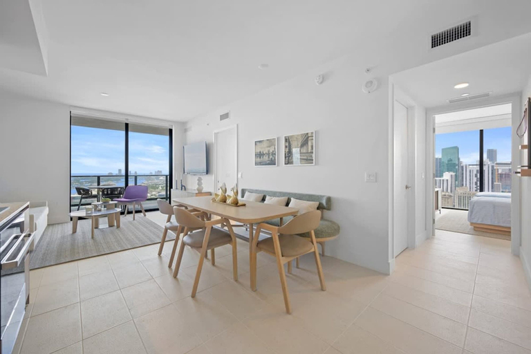 Room 2, Delightful 3br in Downtown Miami, Miami-Dade