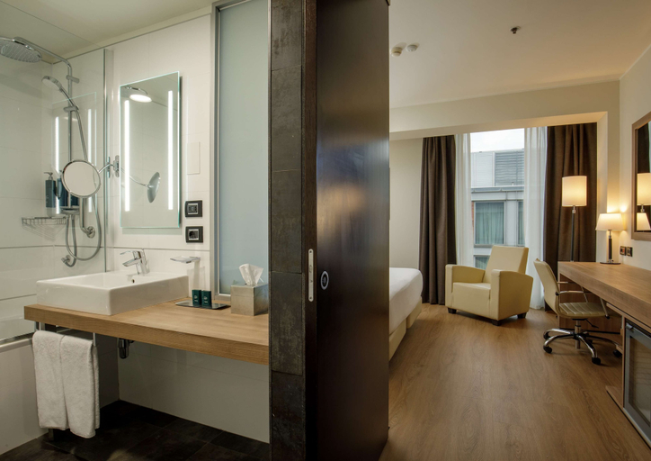 Bathroom 5, DoubleTree by Hilton Milan, Milano