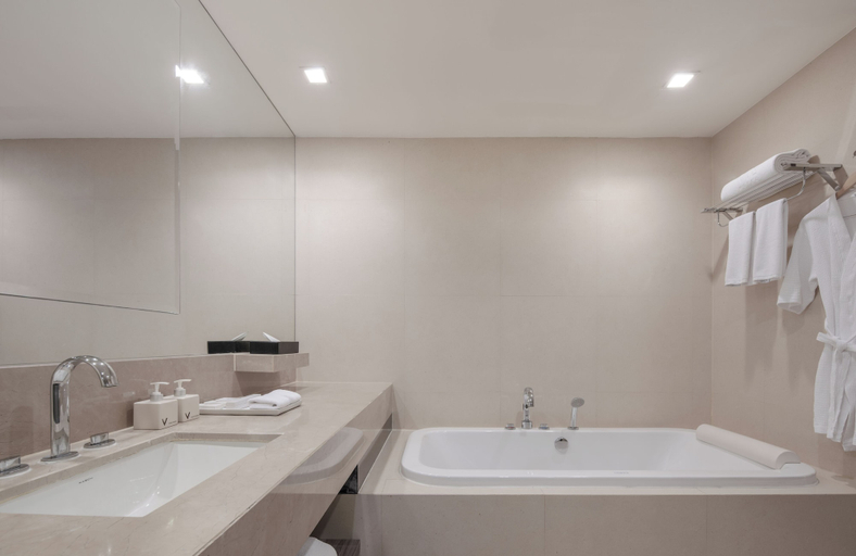 Bathroom 12