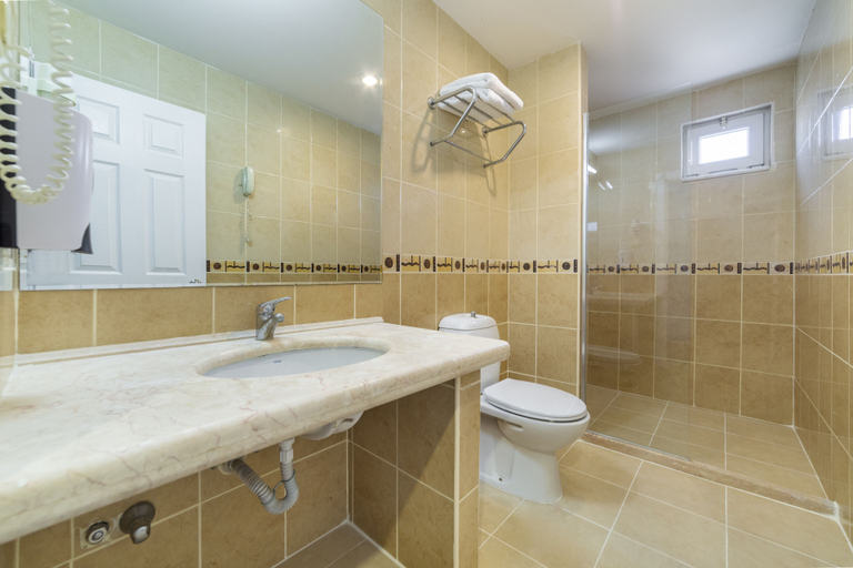 Bathroom, Royalisa City Apart Hotel, Alanya