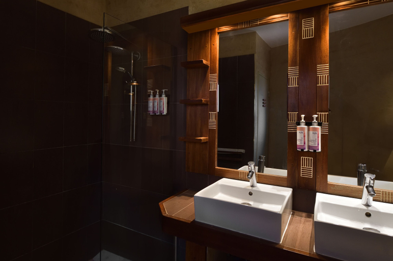 Bathroom 5, Mövenpick Resort Lamantin Saly, Mbour