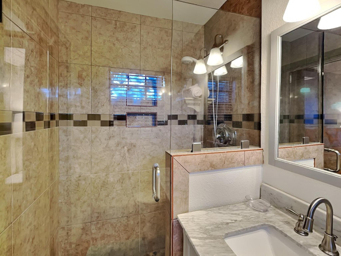 Bathroom 4, Caprice Cottage - Sun Harbor Cottage 1, Aransas