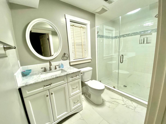 Bathroom 3, Jersey Street 4, Sussex