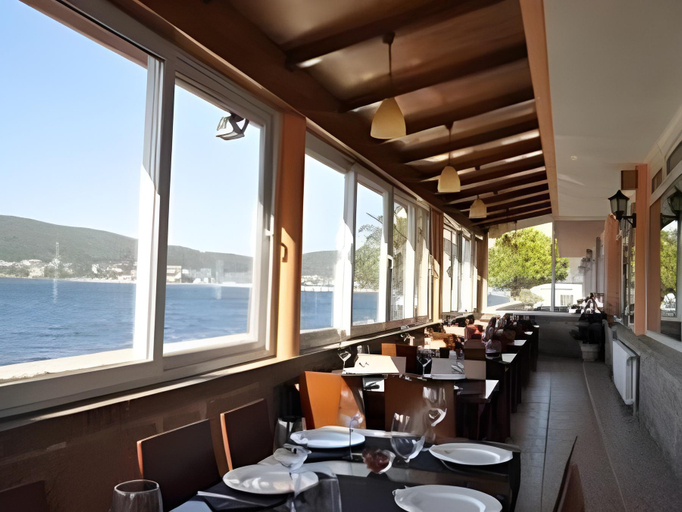 Restaurant 5, Hotel Praia de Quenxe, A Coruña