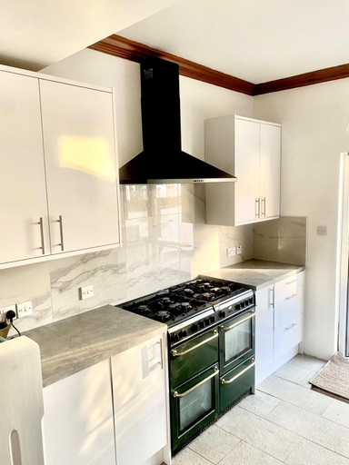 Others 3, Waddon lodge, London