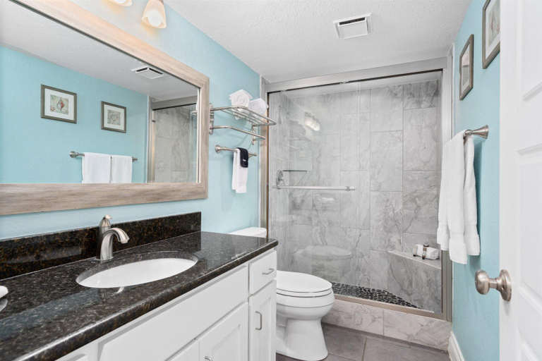 Bathroom 5, Laguna Reef 211 - Rod and Reel, Aransas