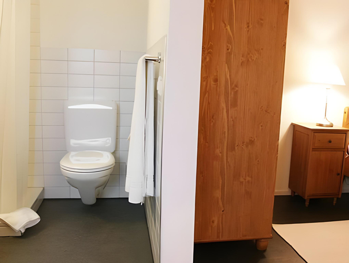 Bathroom 9