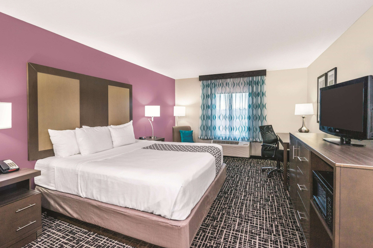 Bedroom 4, La Quinta Inn & Suites by Wyndham Loudon, Loudon