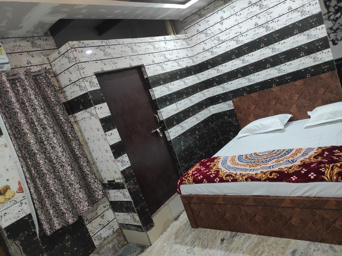 Others 1, Sunil Niwas, Mathura