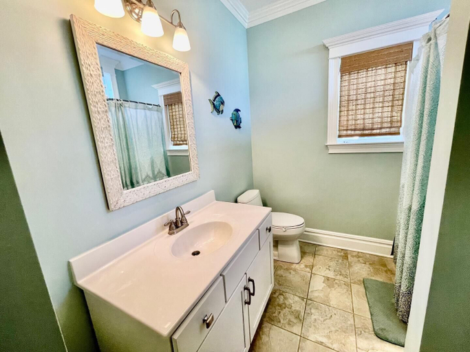 Bathroom 3, Laurel Street 11, Sussex