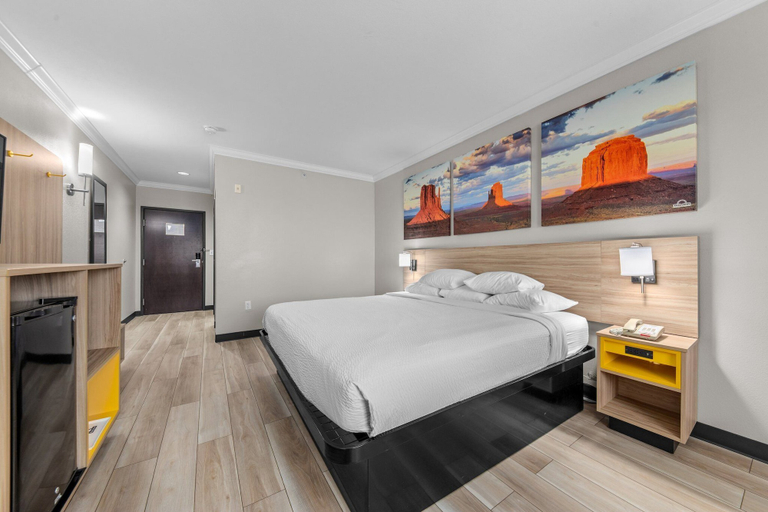 Bedroom 3, Days Inn by Wyndham Salado, Bell