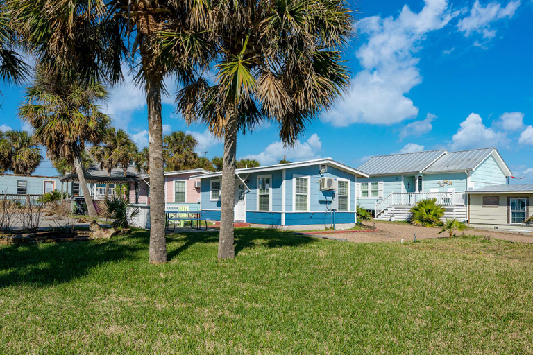 Exterior & Views 1, Rockport Redfish Cottage, Aransas