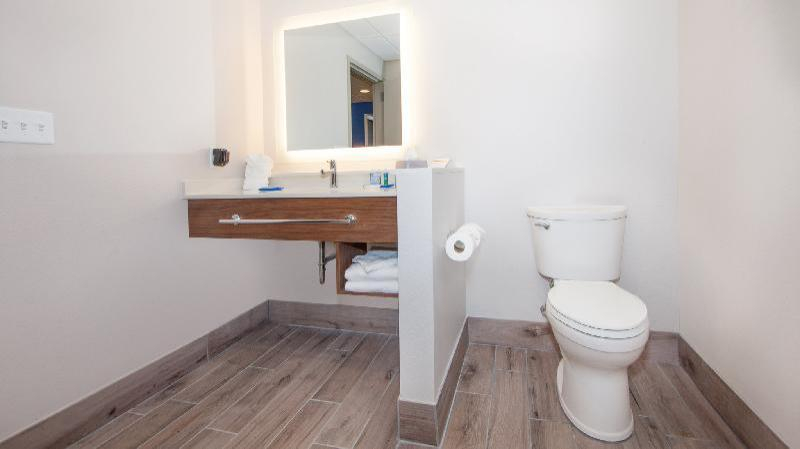 Bathroom 25