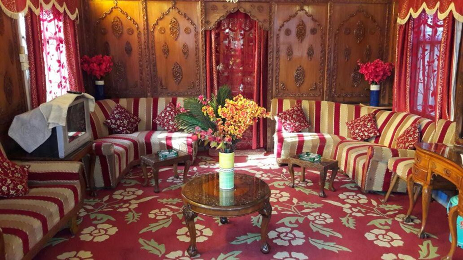 Others 5, Houseboat Plato Excellence, Srinagar
