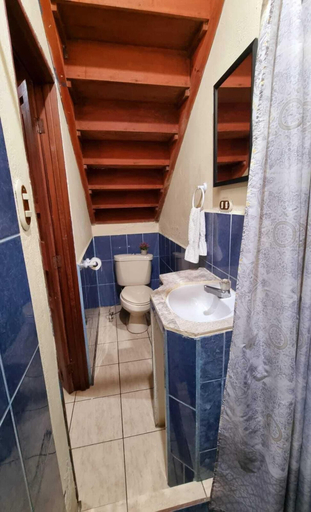 Bathroom 4, Azura Hotel Boutique, Cobán