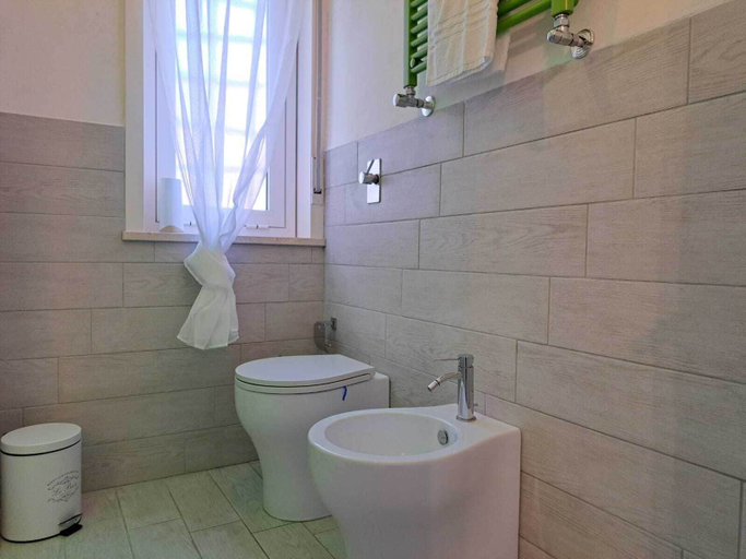 Bathroom 4, Casa Le Lumie, Trapani