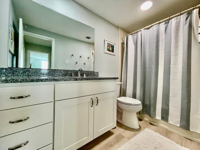 Bathroom, Virginia ONE #517, Sussex