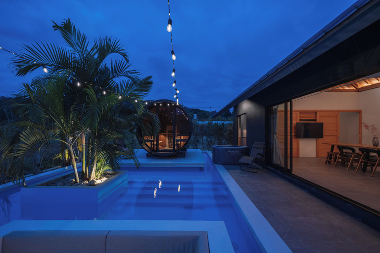 Sport & Beauty 3, Reflexion Villas GLANZ, Nago