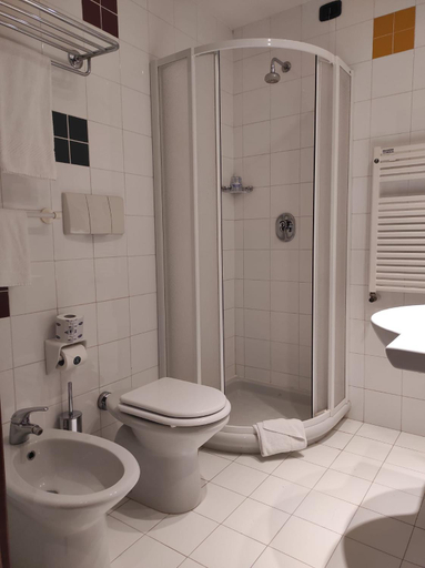 Bathroom 7