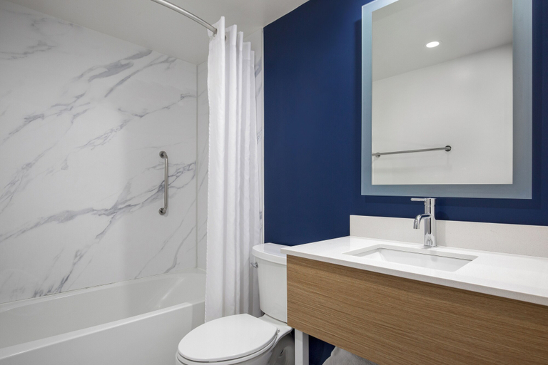 Bathroom 12