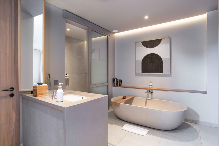 Bathroom 14