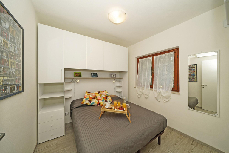 Room 5, Residence Punta Gro 2 5 by Wonderful Italy, Brescia