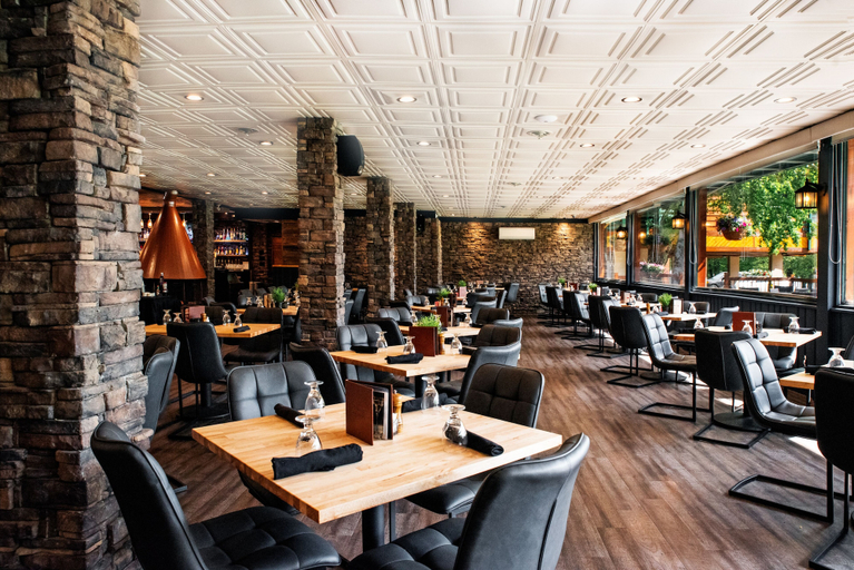 Food & Drinks 5, Bayshore Inn & Spa, Division No. 3