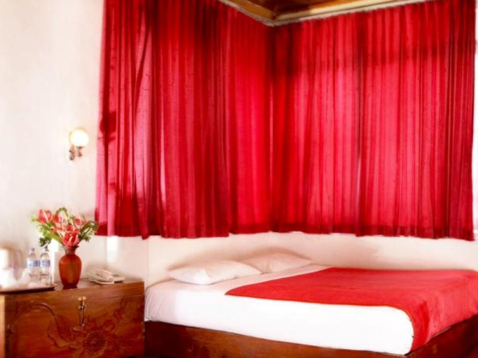 Bedroom 2, Ambun Suri Hotel, Bukittinggi