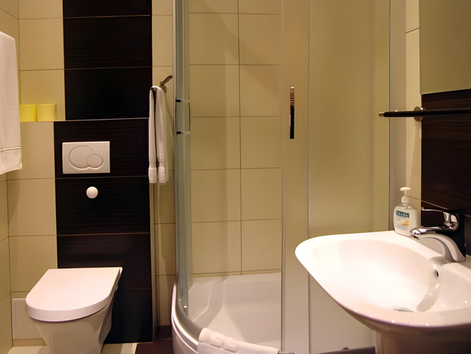 Bathroom 9