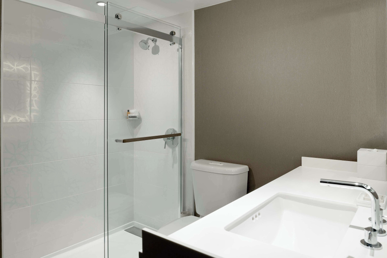 Bathroom 18