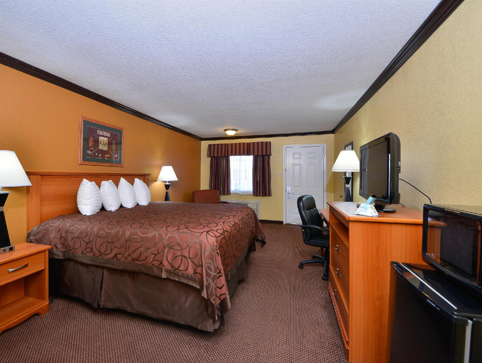 Bedroom, Xecutive Inn and Suites, Shelby