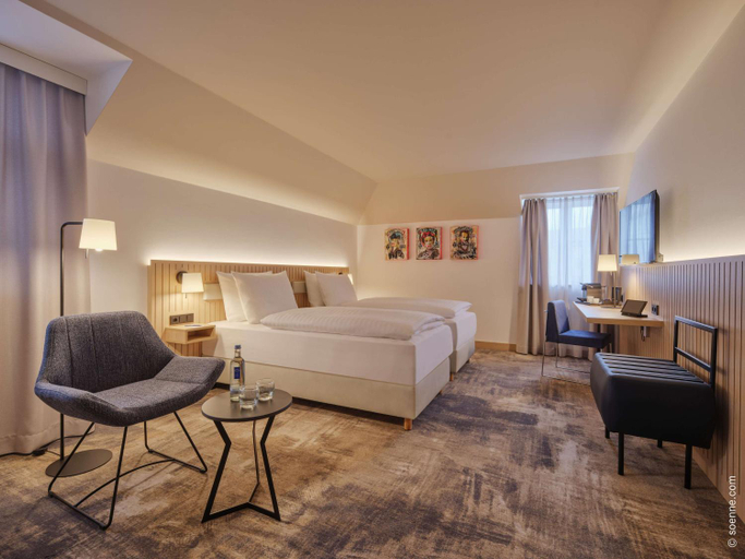 Bedroom 3, Dorint Hotel Würzburg, Würzburg