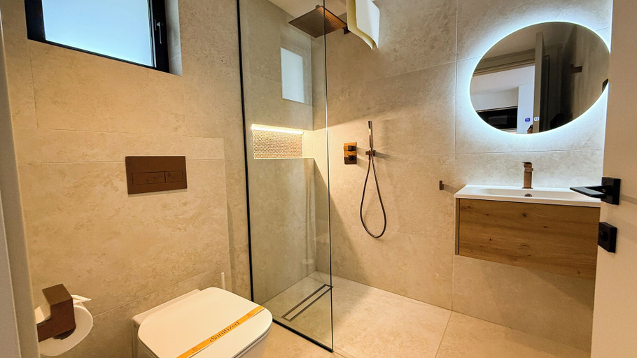 Bathroom 4, Sirena Bay Beach House And Luxury Suites