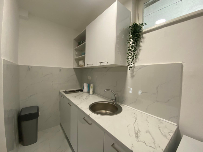 Others 2, Ana one bedroom apartment, 1min from Old Town, Budva