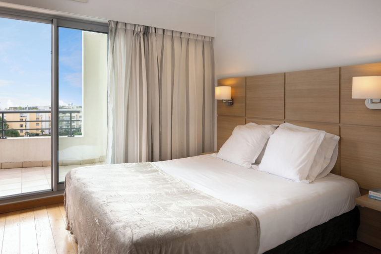 Bedroom 2, Nemea Appart Hotel Le Lido Cagnes sur Mer, Alpes-Maritimes