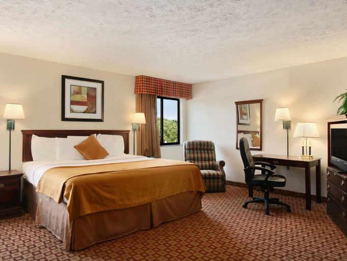 Bedroom 2, SureStay by Best Western Chambers Petrified Forest, Apache