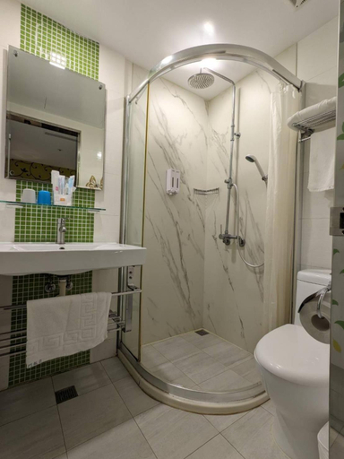 Bathroom 17