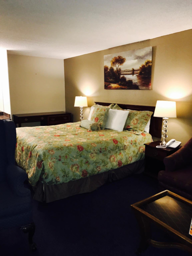 Bedroom 3, Sutton Suites Hotel, SeaTac