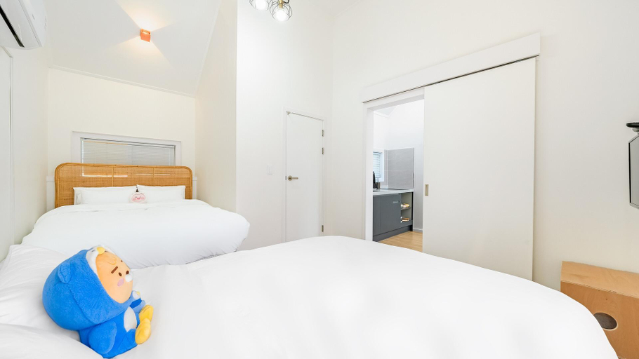 Bedroom 14