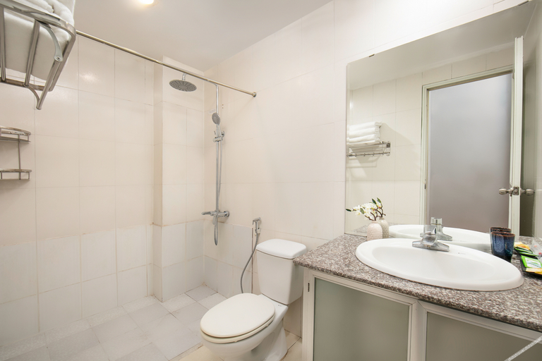 Bathroom 5, Sonata Central Hotel & Spa, Hoàn Kiếm