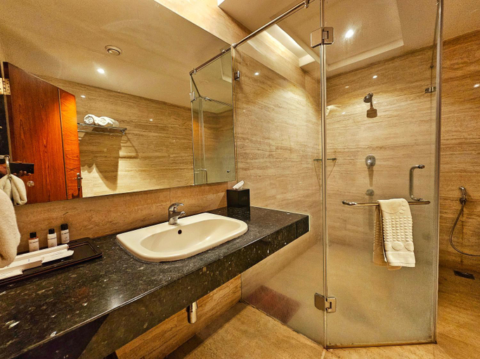 Bathroom 5, Meridian Bay Resort and Spa Kundapur, Udupi