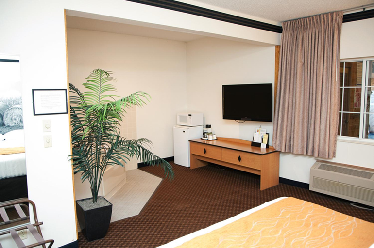 Bedroom 3, Americas Best Value Inn & Suites Atlantic, Cass