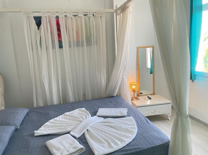 Others 3, beyaz alacatı, Çeşme